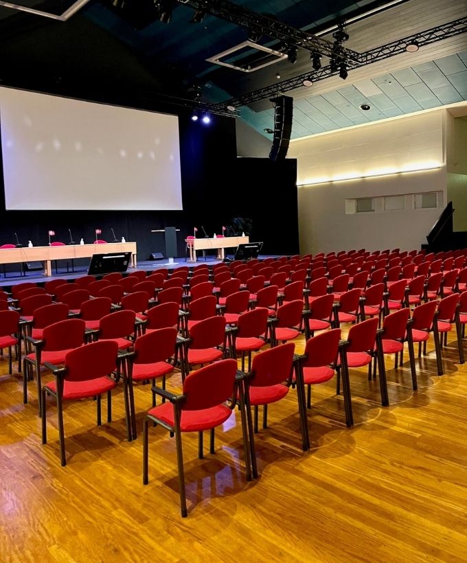 Sal A1, biografopstilling, møder og konferencer