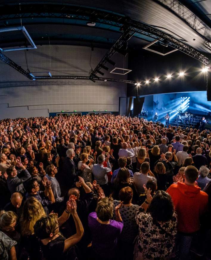 Mange mennesker til koncert i Sal A.