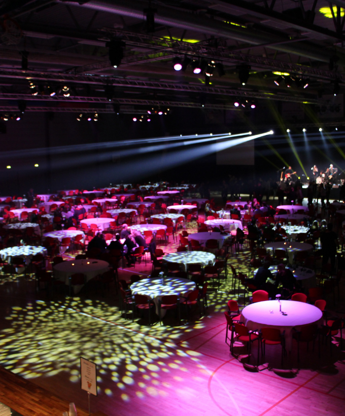 Runde borde i hal C - firmafest