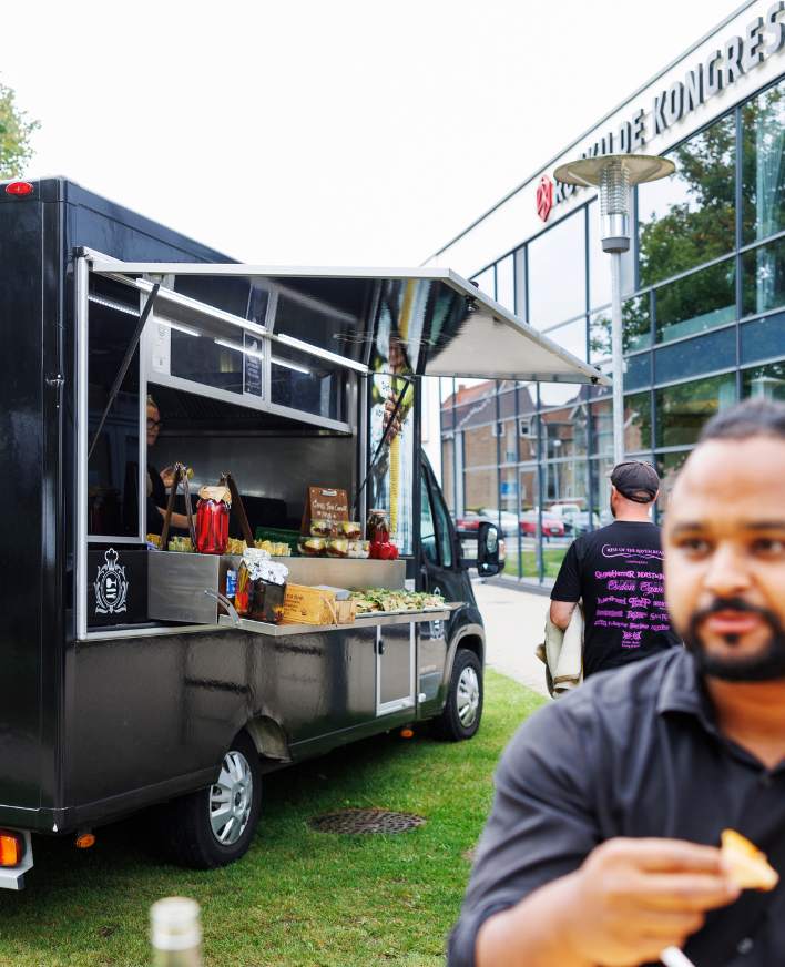 Foodtruck foran Roskilde Kongres- og Idrætscenter