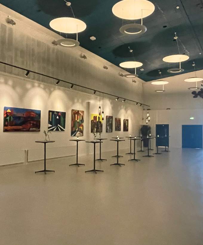 82 Lokal Kunst I Roskilde Kongres Og Idrætscenter